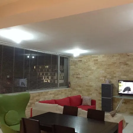 Deluxe Penthouse 3 Bedroom Apartment *