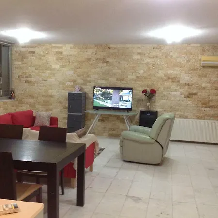 Deluxe Penthouse 3 Bedroom Apartment *